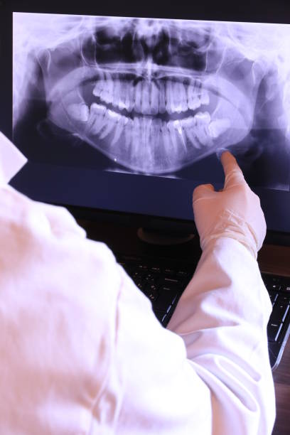 Best Broken or Cracked Tooth Emergency Dentist in Oak Trail Shores, TX